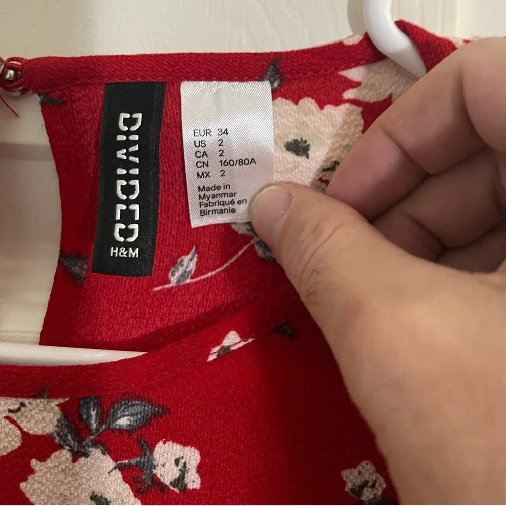 H&M Divided size 2 dress red floral with with elastic waist - Picture 5 of 8